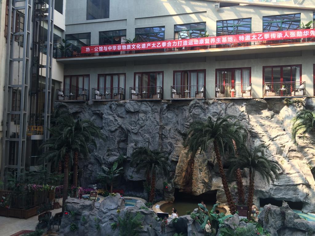 The Hot Spring Hotel Of The Hot Club Peking Kültér fotó